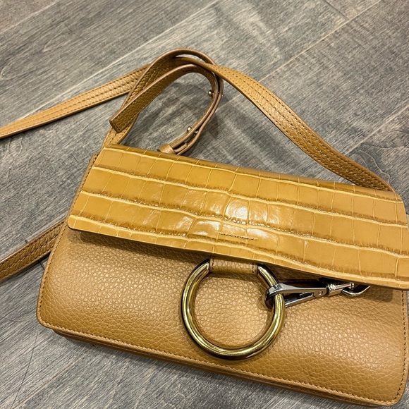 Chloe Faye Shoulder Bag Crossbody - Picture 3 of 5